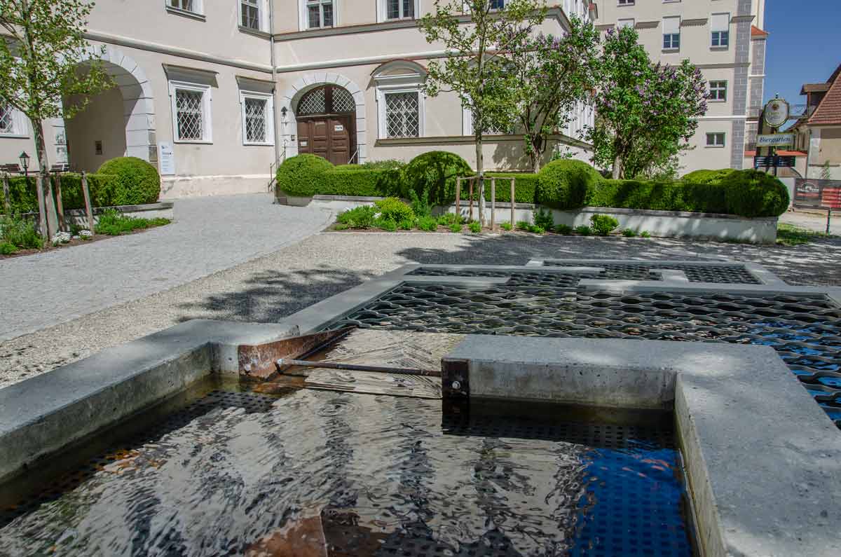 Der Brunnen im Innenhof des Klosters Wettenhausen.